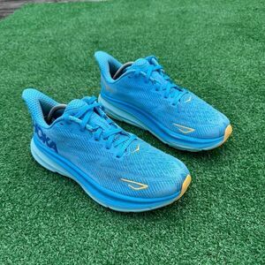 HOKA ONE ONE CLIFTON 9 - Women’s Running Shoes - SIZE 7.5B